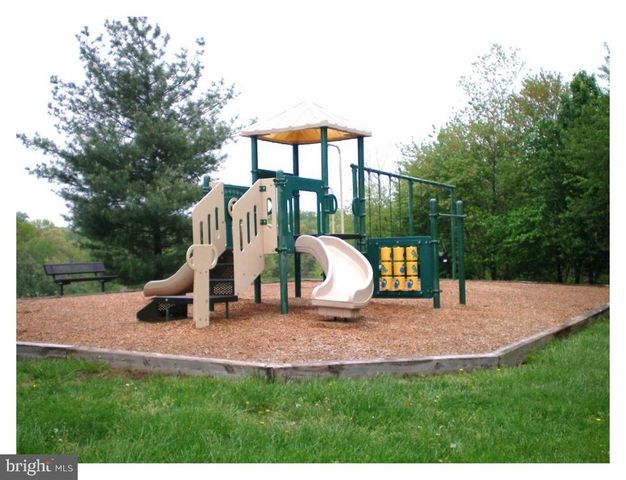 12150 WEDGEWAY CT, Fairfax, VA 22033