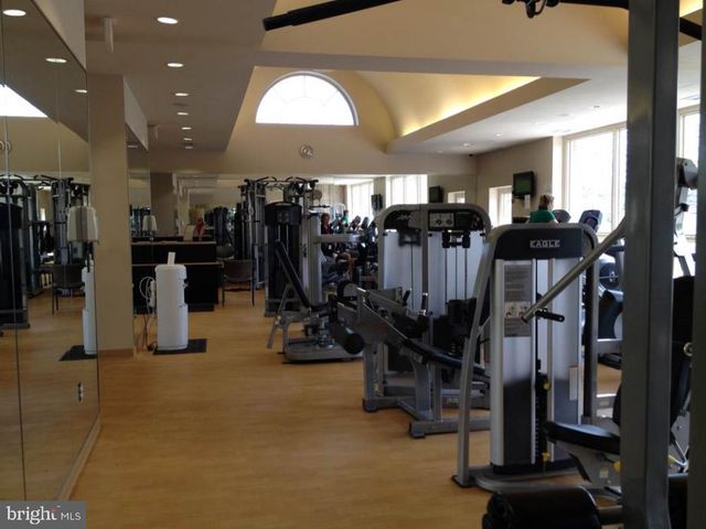 12150 WEDGEWAY CT, Fairfax, VA 22033