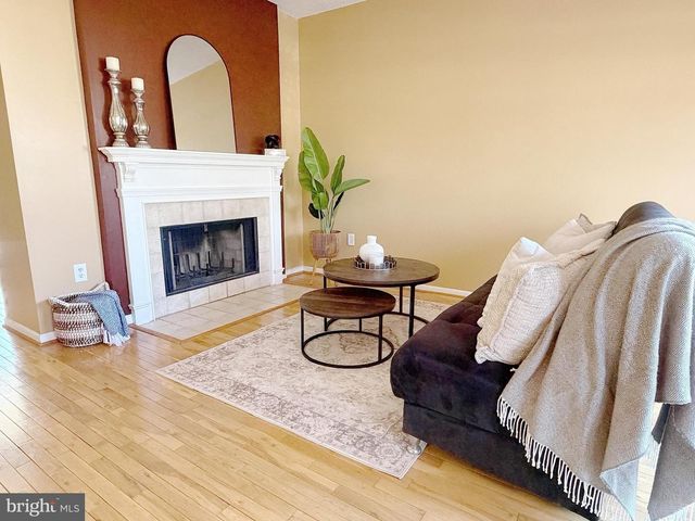 12150 WEDGEWAY CT, Fairfax, VA 22033