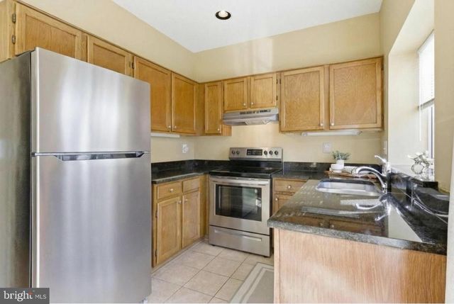 12150 WEDGEWAY CT, Fairfax, VA 22033