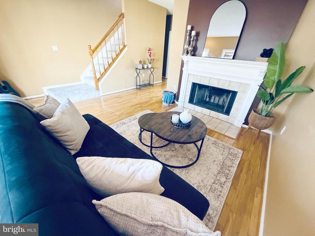 12150 WEDGEWAY CT, Fairfax, VA 22033