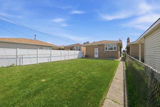 12718 S Justine Street, Calumet Park, IL 60827