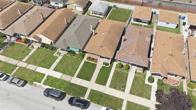 12718 S Justine Street, Calumet Park, IL 60827