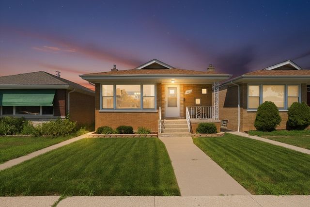 12718 S Justine Street, Calumet Park, IL 60827