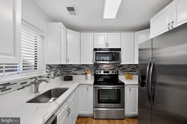 1957-A VILLARIDGE DR, Reston, VA 20191