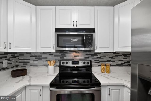 1957-A VILLARIDGE DR, Reston, VA 20191