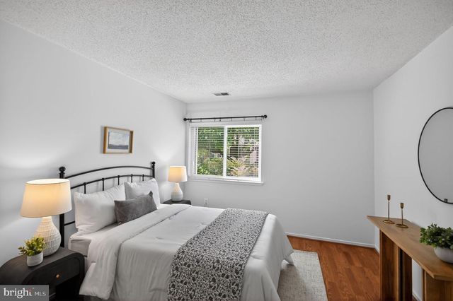 1957-A VILLARIDGE DR, Reston, VA 20191