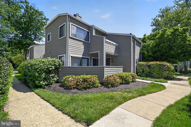 1957-A VILLARIDGE DR, Reston, VA 20191