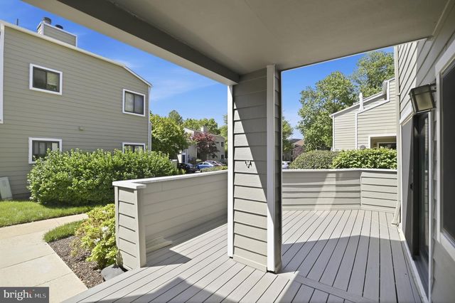 1957-A VILLARIDGE DR, Reston, VA 20191