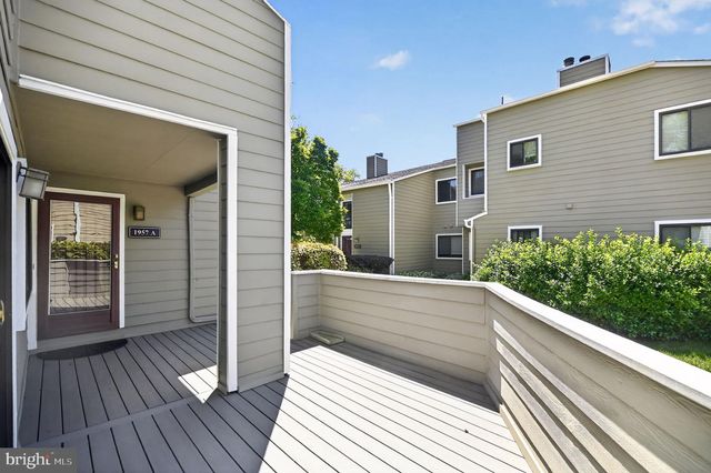 1957-A VILLARIDGE DR, Reston, VA 20191