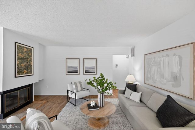 1957-A VILLARIDGE DR, Reston, VA 20191