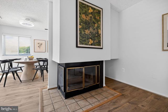 1957-A VILLARIDGE DR, Reston, VA 20191