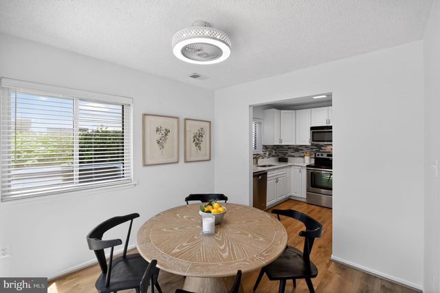 1957-A VILLARIDGE DR, Reston, VA 20191