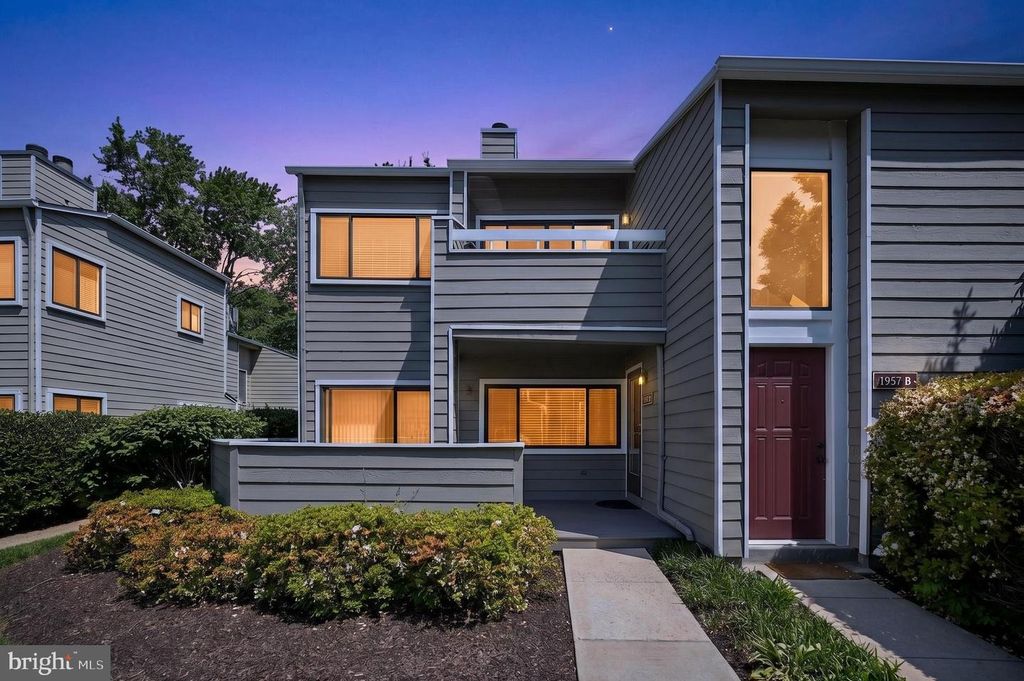 1957-A VILLARIDGE DR, Reston, VA 20191