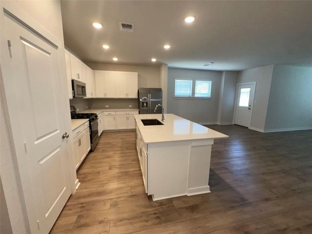 106 Milo DR, Hutto, TX 78634