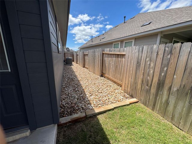 106 Milo DR, Hutto, TX 78634