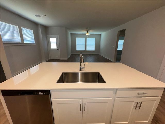 106 Milo DR, Hutto, TX 78634