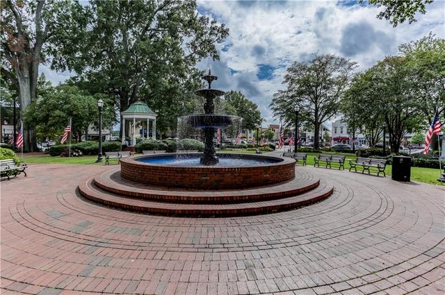 651 Chestnut Hill SW Road, Marietta, GA 30064