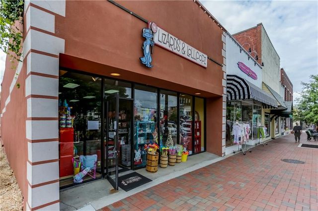 651 Chestnut Hill SW Road, Marietta, GA 30064