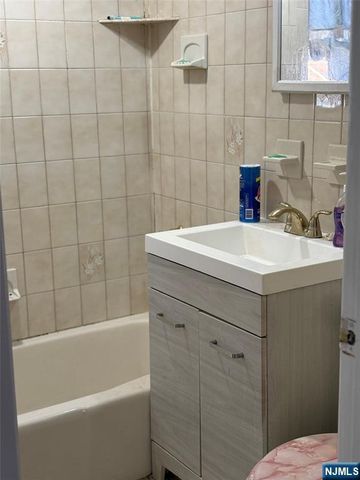 440 Preakness Avenue, Paterson, NJ 07502