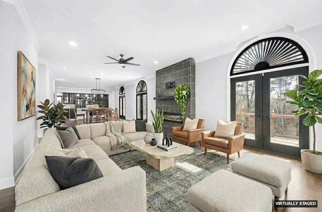 2119 Shannon Dr, Murfreesboro, TN 37129