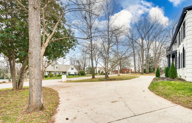 2119 Shannon Dr, Murfreesboro, TN 37129