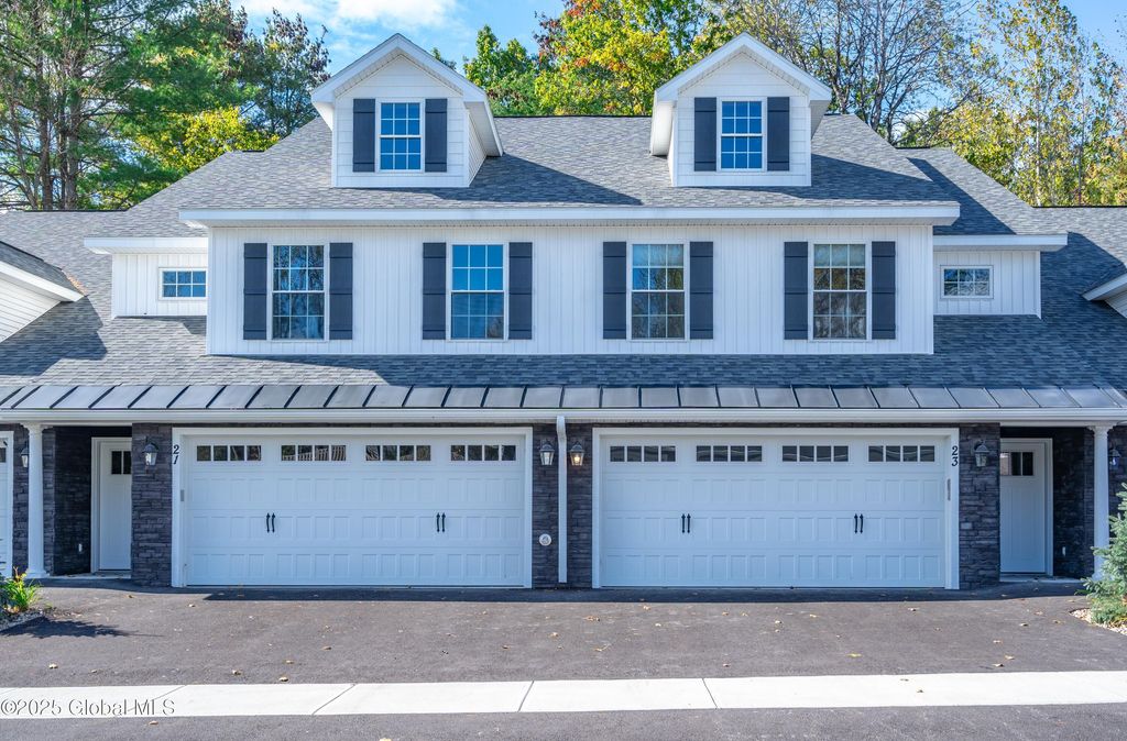 127 Carriage Boulevard, Rotterdam, NY 12306