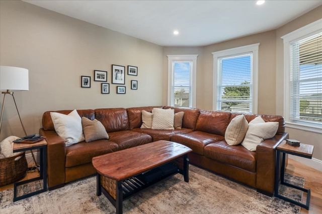 461 Ashmont 3, Boston, MA 02122