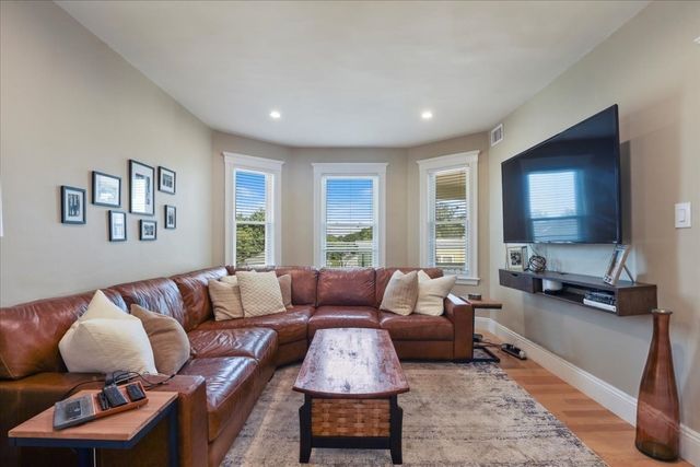 461 Ashmont 3, Boston, MA 02122