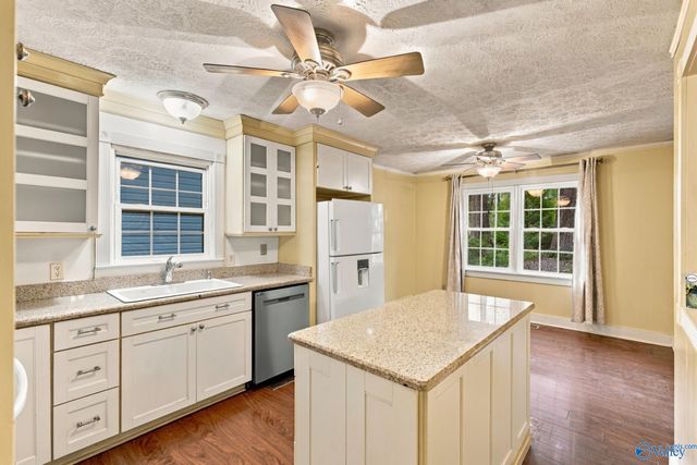 16715 Sandy Lane, Athens, AL 35613