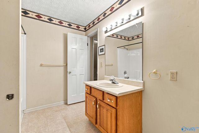 16715 Sandy Lane, Athens, AL 35613