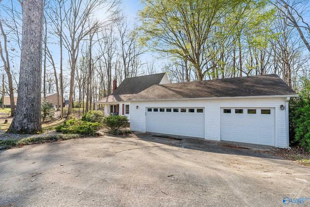 16715 Sandy Lane, Athens, AL 35613