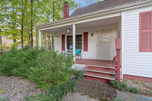 16715 Sandy Lane, Athens, AL 35613