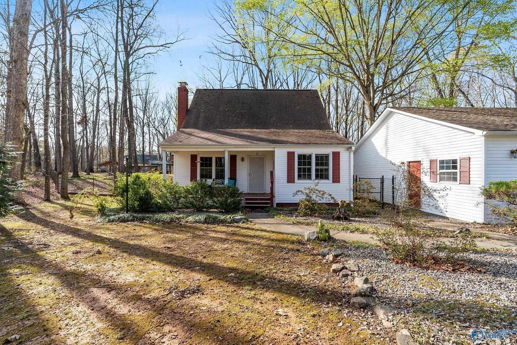 16715 Sandy Lane, Athens, AL 35613