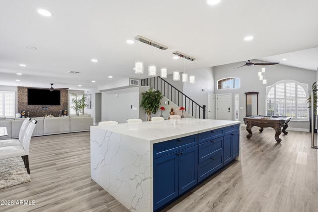 4554 E MICHELLE Drive, Phoenix, AZ 85032