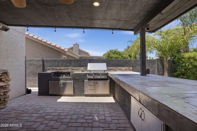 4554 E MICHELLE Drive, Phoenix, AZ 85032