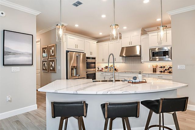 19354 LOCHSIDE LANE, Mount Dora, FL 32757