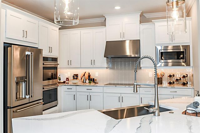 19354 LOCHSIDE LANE, Mount Dora, FL 32757