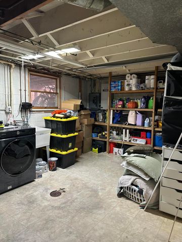 8027 Kooy Drive, Munster, IN 46321