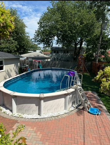 8027 Kooy Drive, Munster, IN 46321