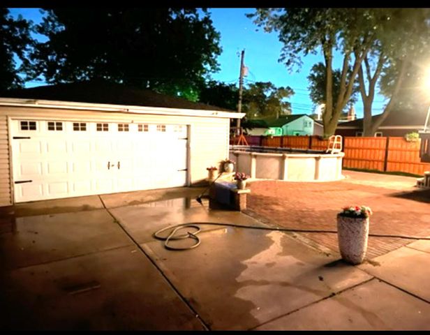 8027 Kooy Drive, Munster, IN 46321