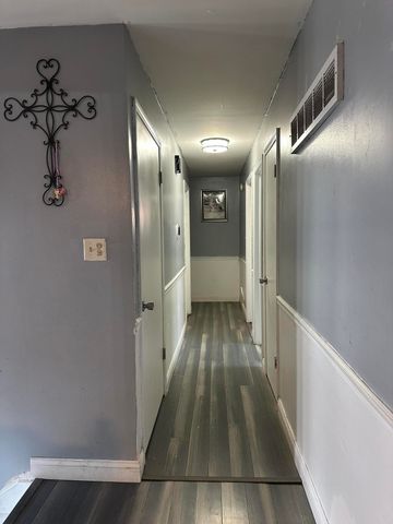 8027 Kooy Drive, Munster, IN 46321