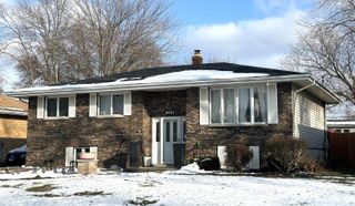 8027 Kooy Drive, Munster, IN 46321