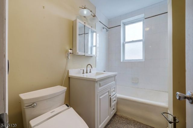 875 Blvd E 35, Weehawken Twp., NJ 07086