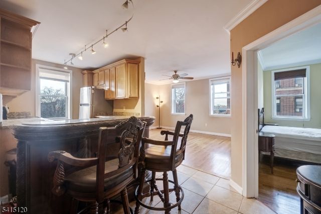 875 Blvd E 35, Weehawken Twp., NJ 07086