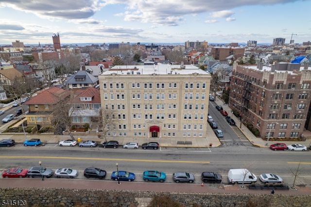 875 Blvd E 35, Weehawken Twp., NJ 07086