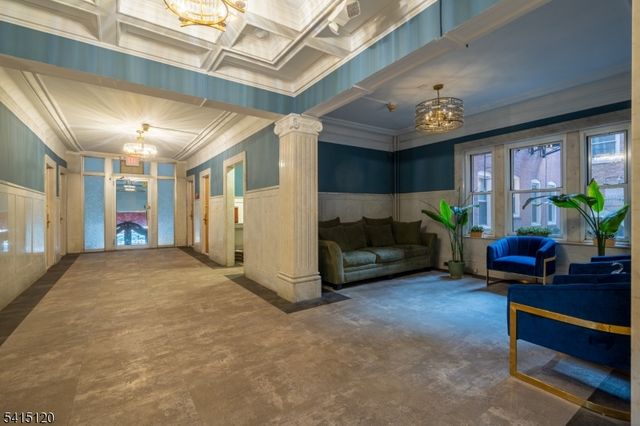 875 Blvd E 35, Weehawken Twp., NJ 07086