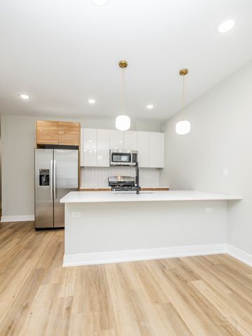 6220 S King Drive, Chicago, IL 60637