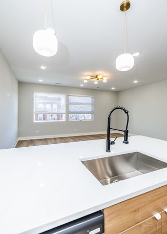 6220 S King Drive, Chicago, IL 60637