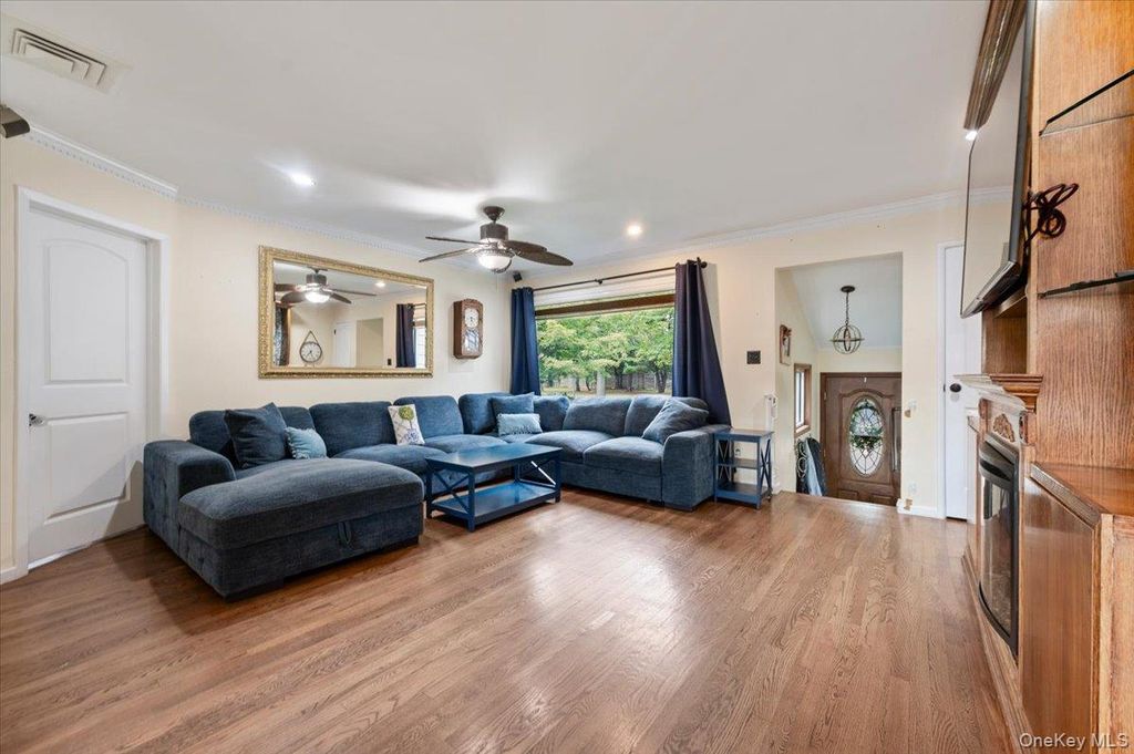 91 Flower Road, Valley Stream, NY 11581 — photo 3